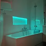 H33 * بودابست